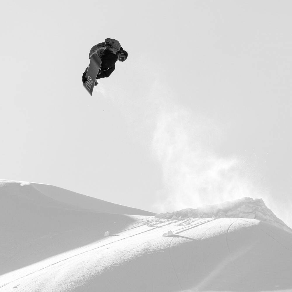 GNU Banked Country 160W snowboard