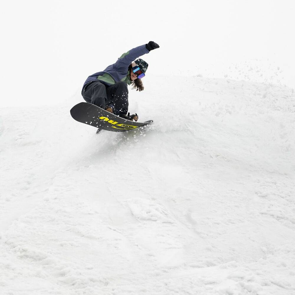 GNU Barrett 149 snowboard